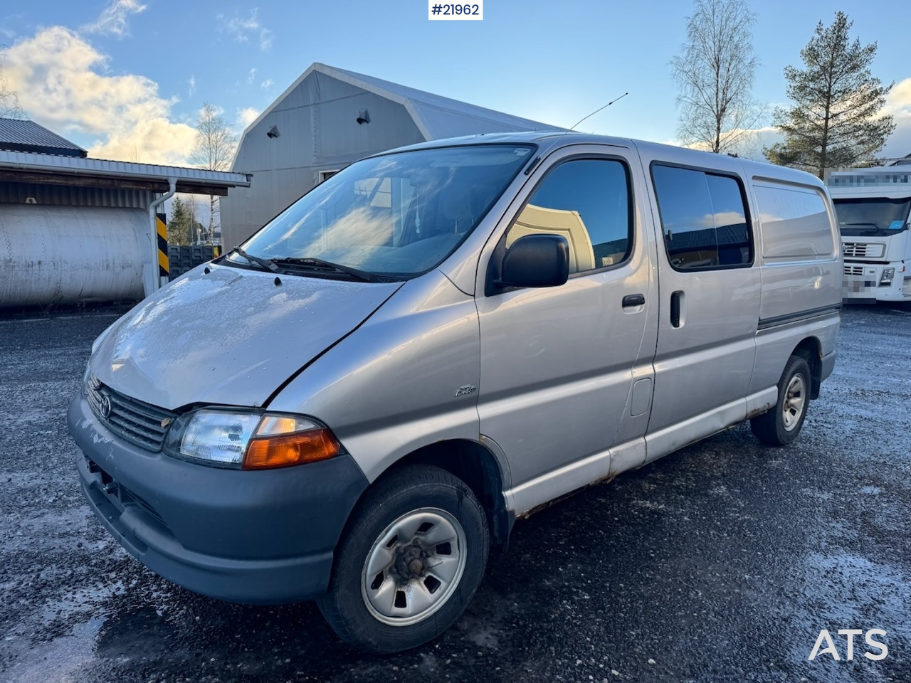 Toyota HIACE - Βαν: φωτογραφία 2 Toyota HIACE - Βαν: φωτογραφία 2