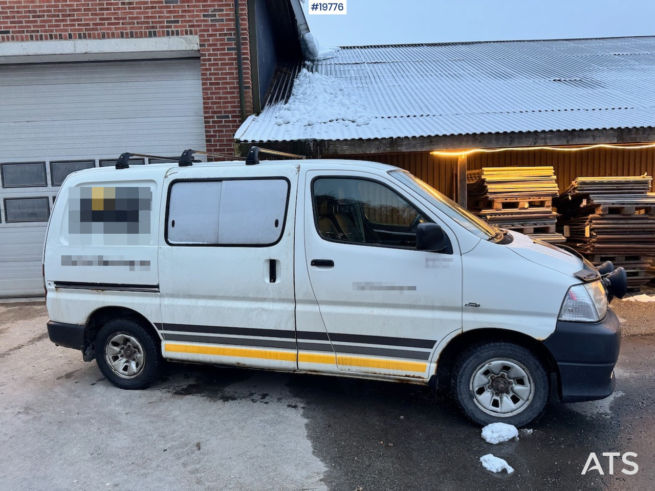 Toyota Hiace - Βαν: φωτογραφία 2 Toyota Hiace - Βαν: φωτογραφία 2