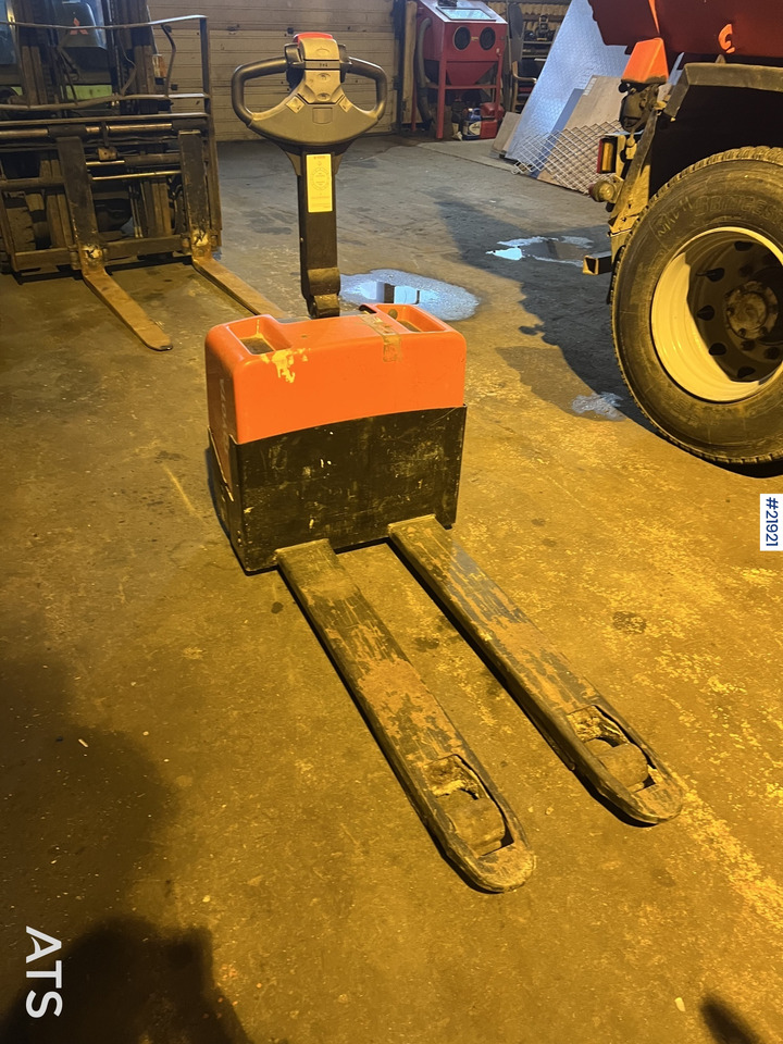 Toyota elektrisk pallejekk m/ løftekapasitet på 1300 kg - Παλετοφόρο: φωτογραφία 3 Toyota elektrisk pallejekk m/ løftekapasitet på 1300 kg - Παλετοφόρο: φωτογραφία 3