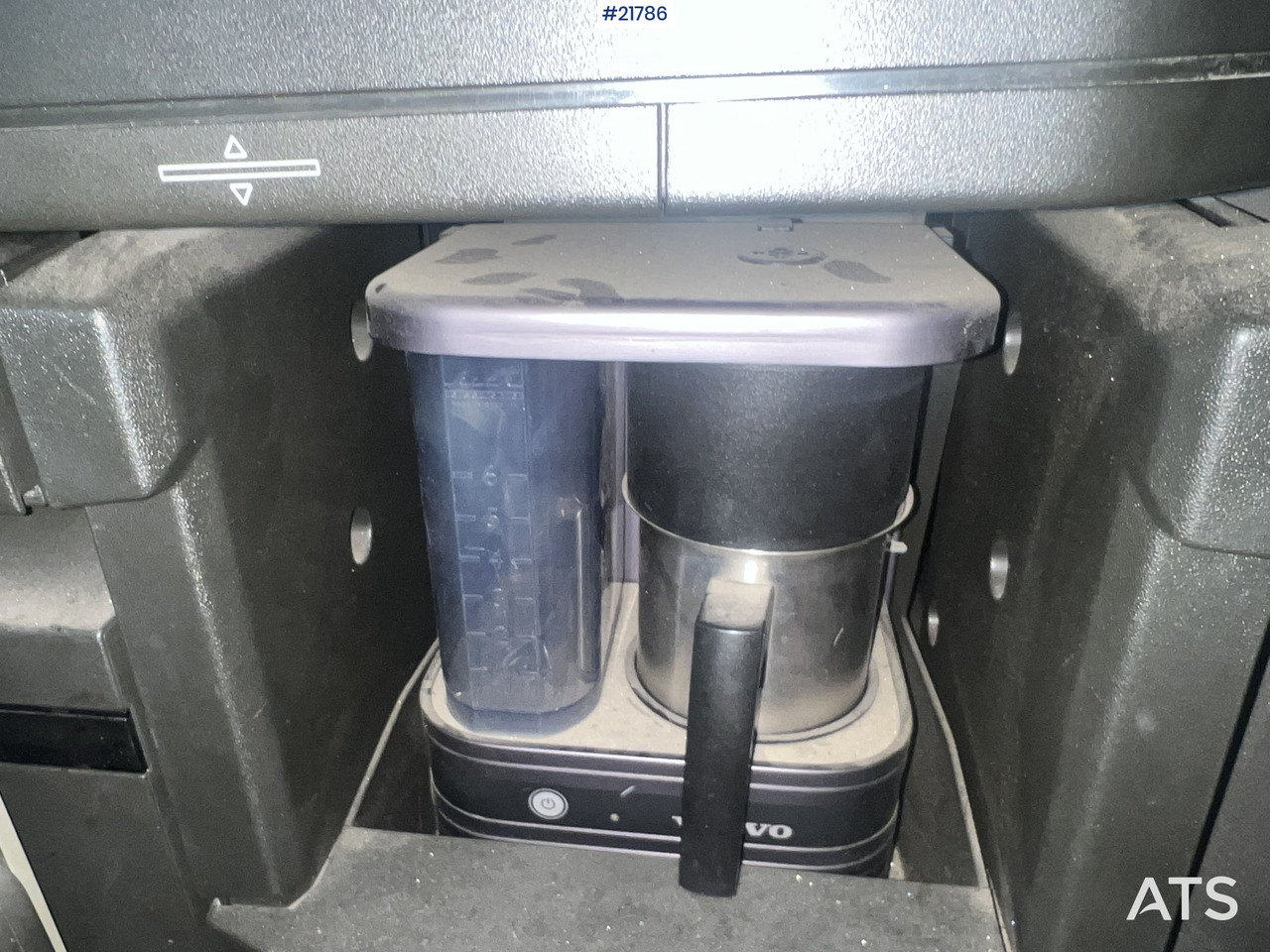 Φορτηγό ανατρεπόμενο Volvo FH540 8x4 asfaltbil m/ mtdk k218 2 akslet asfalthenger: φωτογραφία 39 Φορτηγό ανατρεπόμενο Volvo FH540 8x4 asfaltbil m/ mtdk k218 2 akslet asfalthenger: φωτογραφία 39