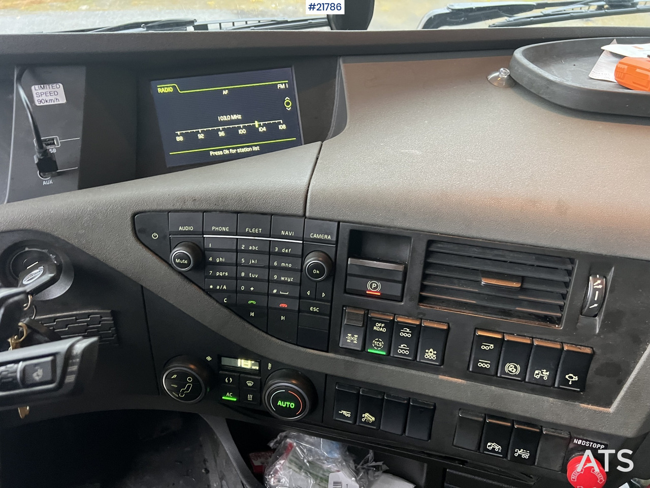 Φορτηγό ανατρεπόμενο Volvo FH540 8x4 asfaltbil m/ mtdk k218 2 akslet asfalthenger: φωτογραφία 35 Φορτηγό ανατρεπόμενο Volvo FH540 8x4 asfaltbil m/ mtdk k218 2 akslet asfalthenger: φωτογραφία 35