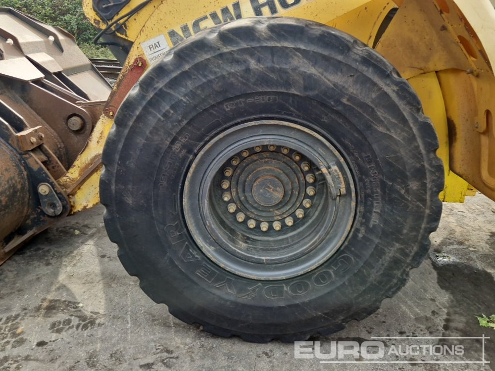 Ελαστιχοφόρος φορτωτής 2011 New Holland W230C: φωτογραφία 9