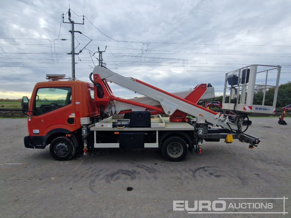 2014 Nissan Cabstar 35.12 - Φορτηγό με εναέρια πλατφόρμα: φωτογραφία 2 2014 Nissan Cabstar 35.12 - Φορτηγό με εναέρια πλατφόρμα: φωτογραφία 2