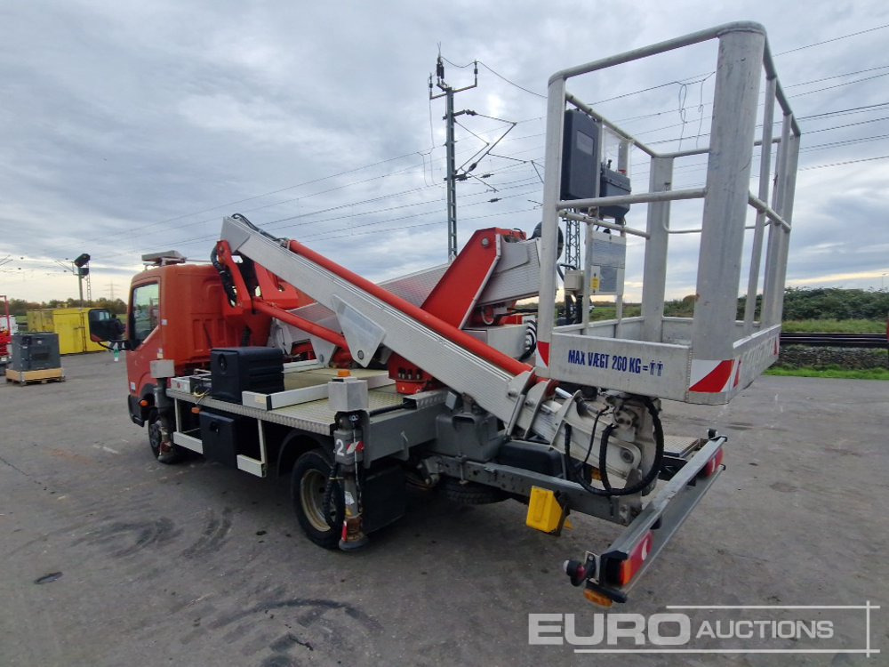 2014 Nissan Cabstar 35.12 - Φορτηγό με εναέρια πλατφόρμα: φωτογραφία 3 2014 Nissan Cabstar 35.12 - Φορτηγό με εναέρια πλατφόρμα: φωτογραφία 3