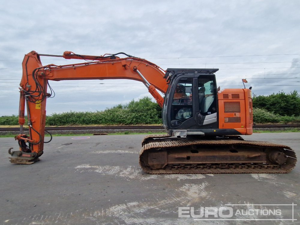 2015 Hitachi ZX225USLC-5B - Ερπυστριοφόρος εκσκαφέας: φωτογραφία 2 2015 Hitachi ZX225USLC-5B - Ερπυστριοφόρος εκσκαφέας: φωτογραφία 2
