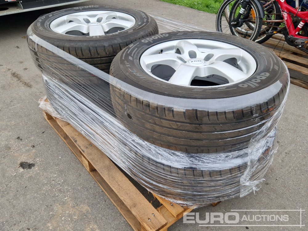 Apollo 235/65R17 Tyres on Rims (4 of) - Ελαστικό: φωτογραφία 4 Apollo 235/65R17 Tyres on Rims (4 of) - Ελαστικό: φωτογραφία 4