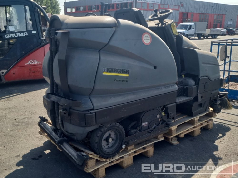 Kärcher R100 Ride on Swerper - Βιομηχανικό σάρωθρο: φωτογραφία 4 Kärcher R100 Ride on Swerper - Βιομηχανικό σάρωθρο: φωτογραφία 4