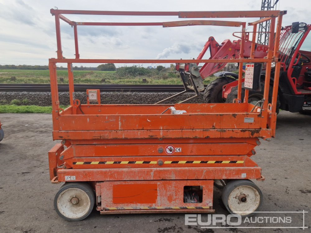 SkyJack Electric Scissor Lift - Ψαλιδωτό ανυψωτικό: φωτογραφία 2 SkyJack Electric Scissor Lift - Ψαλιδωτό ανυψωτικό: φωτογραφία 2