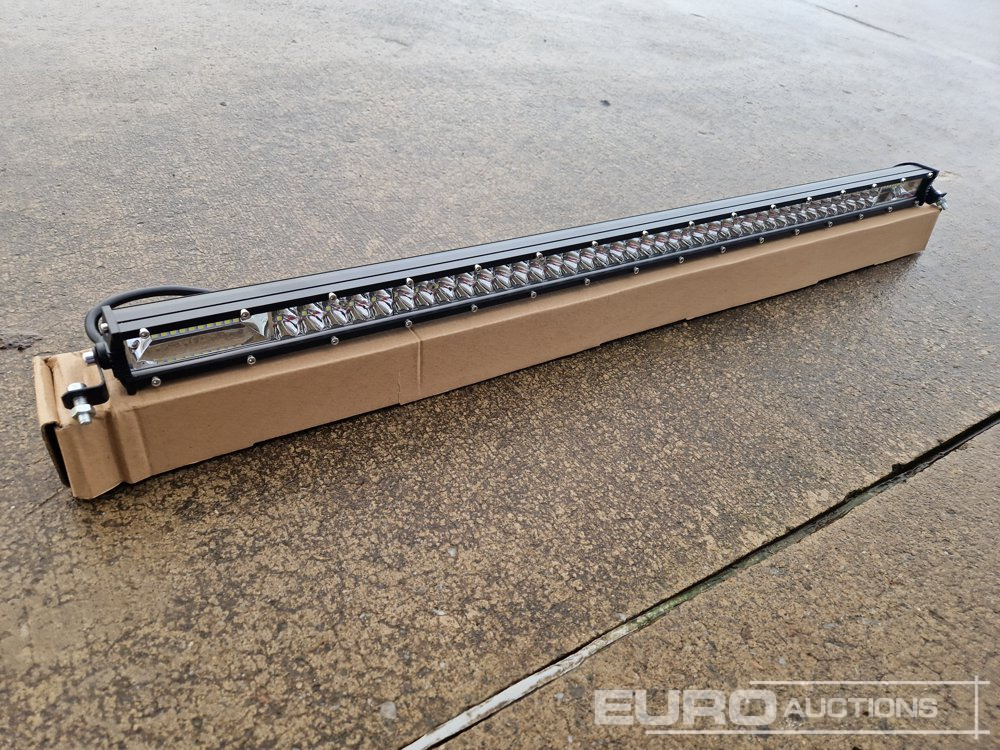 Unused 32" 300W Combo Beam LED Light Bar, Mounting Brackets, IP68 Waterproof - Εξοπλισμού κατασκευών: φωτογραφία 4 Unused 32" 300W Combo Beam LED Light Bar, Mounting Brackets, IP68 Waterproof - Εξοπλισμού κατασκευών: φωτογραφία 4