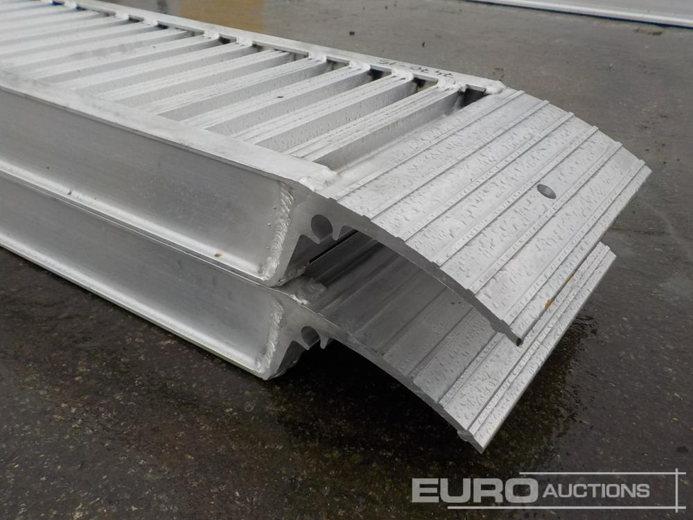 Unused CLM 85.25 Aluminium Loading Ramps (2of) 2920kg Capacity, 2500mm Length - Ράμπα φόρτωσης: φωτογραφία 4 Unused CLM 85.25 Aluminium Loading Ramps (2of) 2920kg Capacity, 2500mm Length - Ράμπα φόρτωσης: φωτογραφία 4