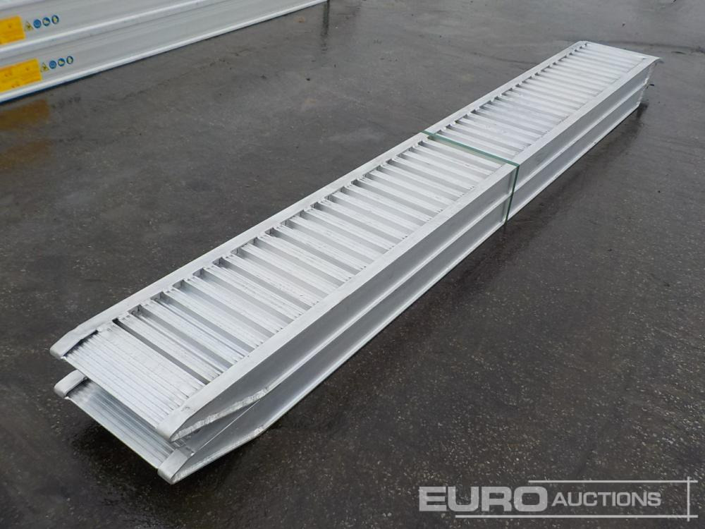 Unused CLM 85.25 Aluminium Loading Ramps (2of) 2920kg Capacity, 2500mm Length - Ράμπα φόρτωσης: φωτογραφία 1 Unused CLM 85.25 Aluminium Loading Ramps (2of) 2920kg Capacity, 2500mm Length - Ράμπα φόρτωσης: φωτογραφία 1
