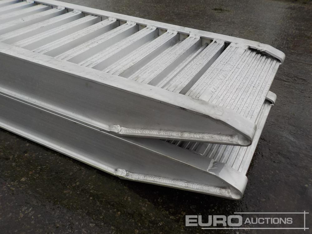 Unused CLM 85.25 Aluminium Loading Ramps (2of) 2920kg Capacity, 2500mm Length - Ράμπα φόρτωσης: φωτογραφία 3 Unused CLM 85.25 Aluminium Loading Ramps (2of) 2920kg Capacity, 2500mm Length - Ράμπα φόρτωσης: φωτογραφία 3