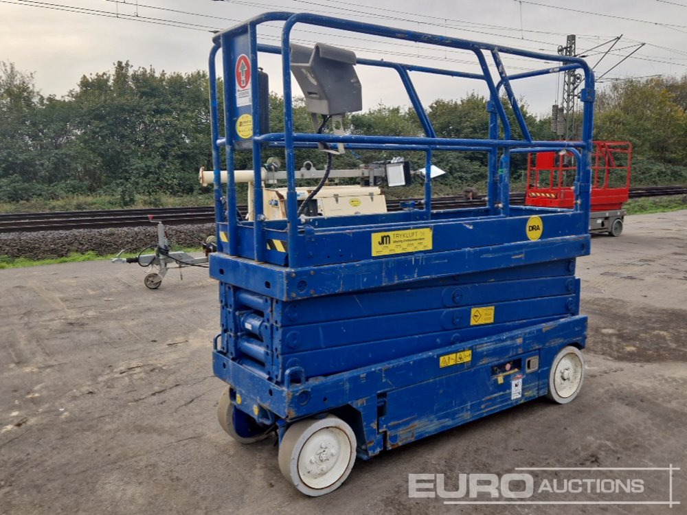 Up-Right Electric Scissor Lift - Πλατφόρμα εναέρια: φωτογραφία 1 Up-Right Electric Scissor Lift - Πλατφόρμα εναέρια: φωτογραφία 1