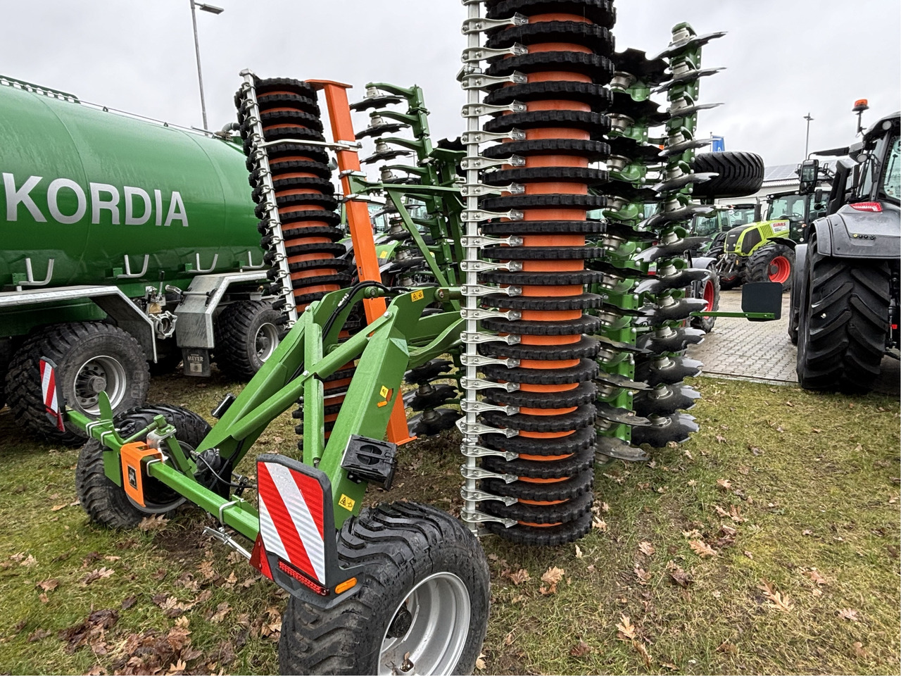 Amazone Kurzscheibenegge Catros XL6003 - Δισκοσβάρνα: φωτογραφία 5 Amazone Kurzscheibenegge Catros XL6003 - Δισκοσβάρνα: φωτογραφία 5