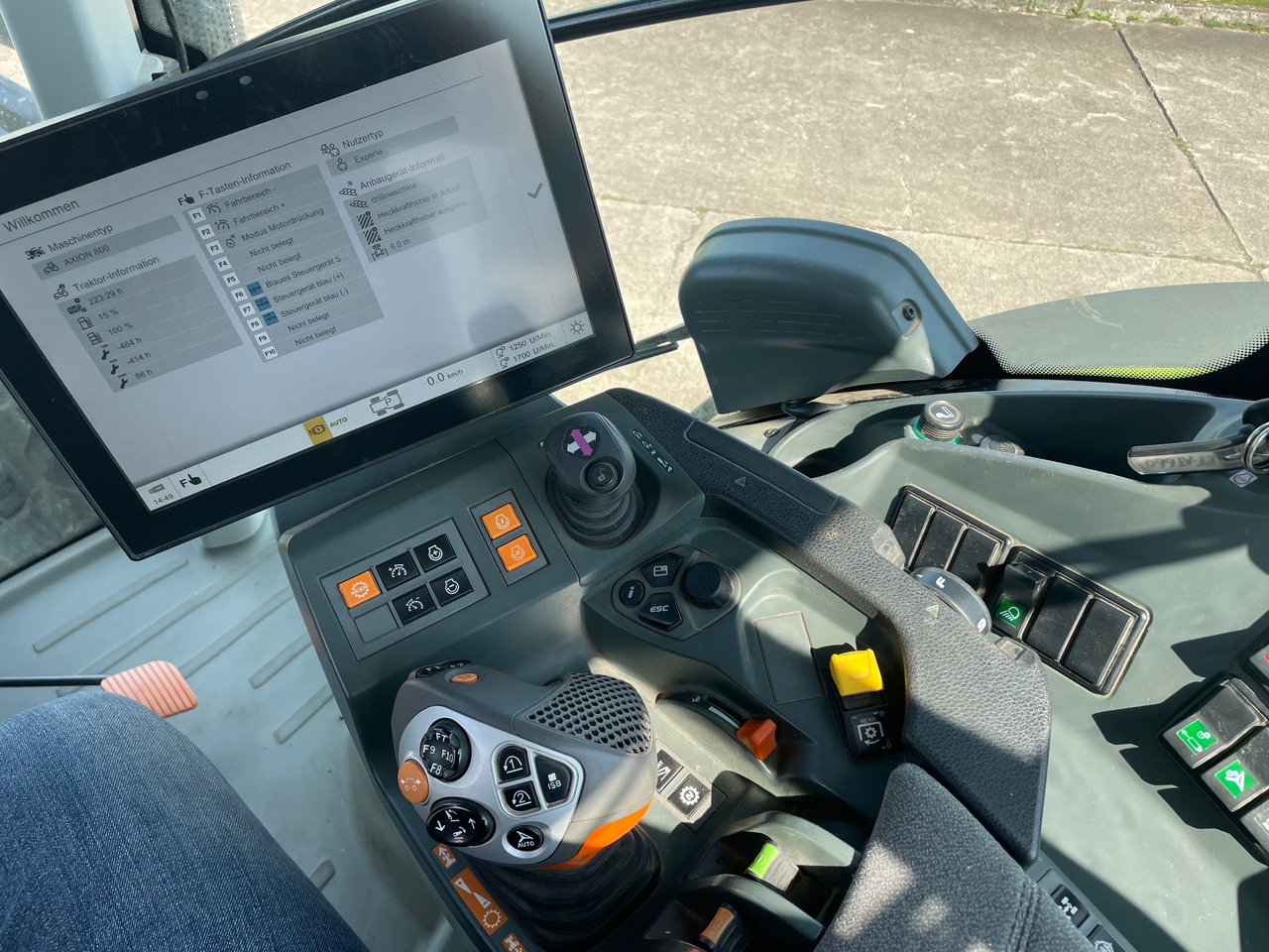 Claas Axion 870 CMATIC - Τρακτέρ: φωτογραφία 3 Claas Axion 870 CMATIC - Τρακτέρ: φωτογραφία 3