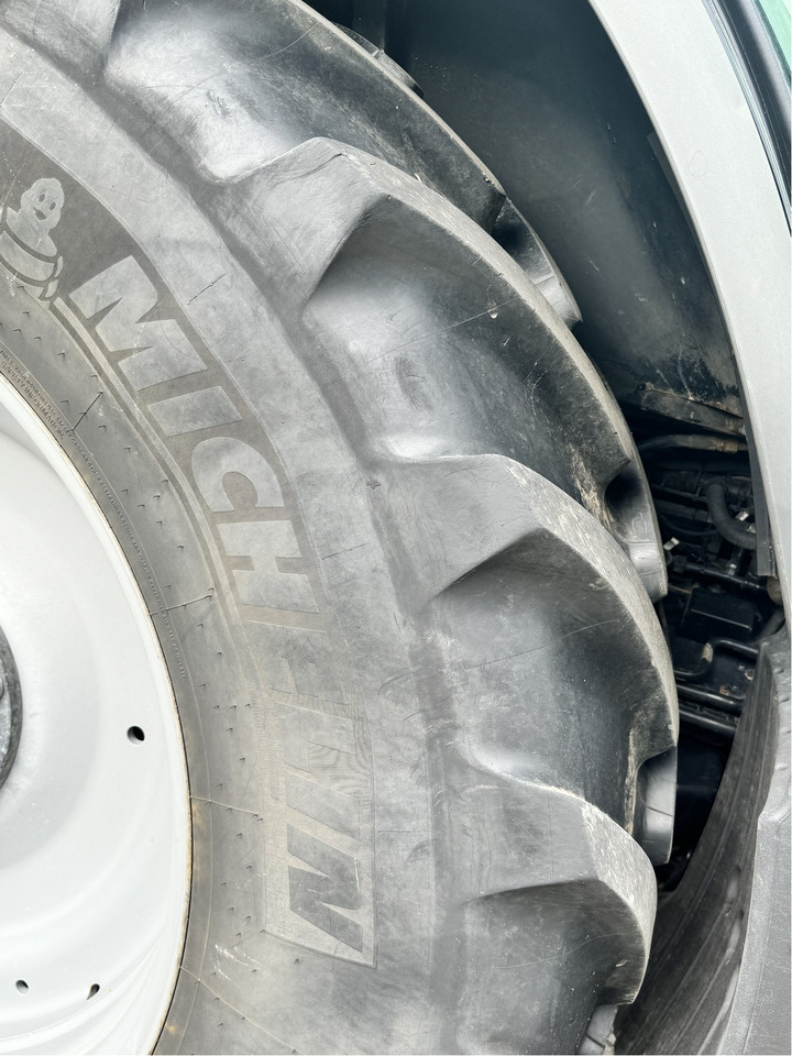 Deutz-Fahr Agrotron 7250 TTV - Τρακτέρ: φωτογραφία 2 Deutz-Fahr Agrotron 7250 TTV - Τρακτέρ: φωτογραφία 2