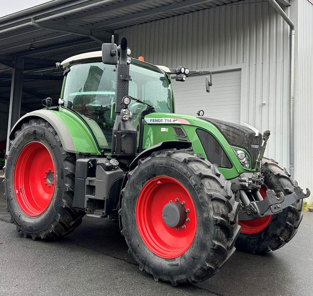 Fendt 714 Vario SCR Profi - Τρακτέρ: φωτογραφία 1 Fendt 714 Vario SCR Profi - Τρακτέρ: φωτογραφία 1