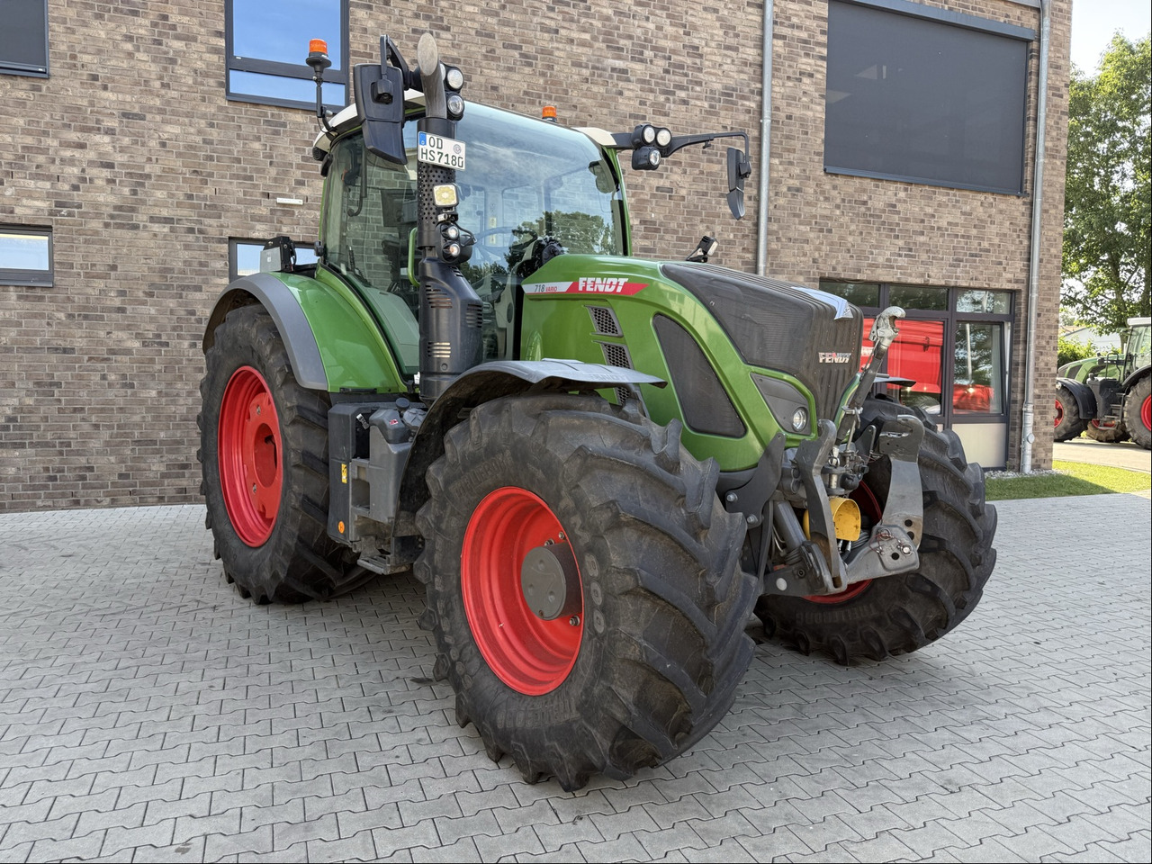 Fendt 718 Vario Gen6 PowerPlus - Τρακτέρ: φωτογραφία 1 Fendt 718 Vario Gen6 PowerPlus - Τρακτέρ: φωτογραφία 1