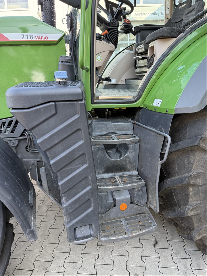Fendt 718 Vario Gen6 PowerPlus - Τρακτέρ: φωτογραφία 2 Fendt 718 Vario Gen6 PowerPlus - Τρακτέρ: φωτογραφία 2
