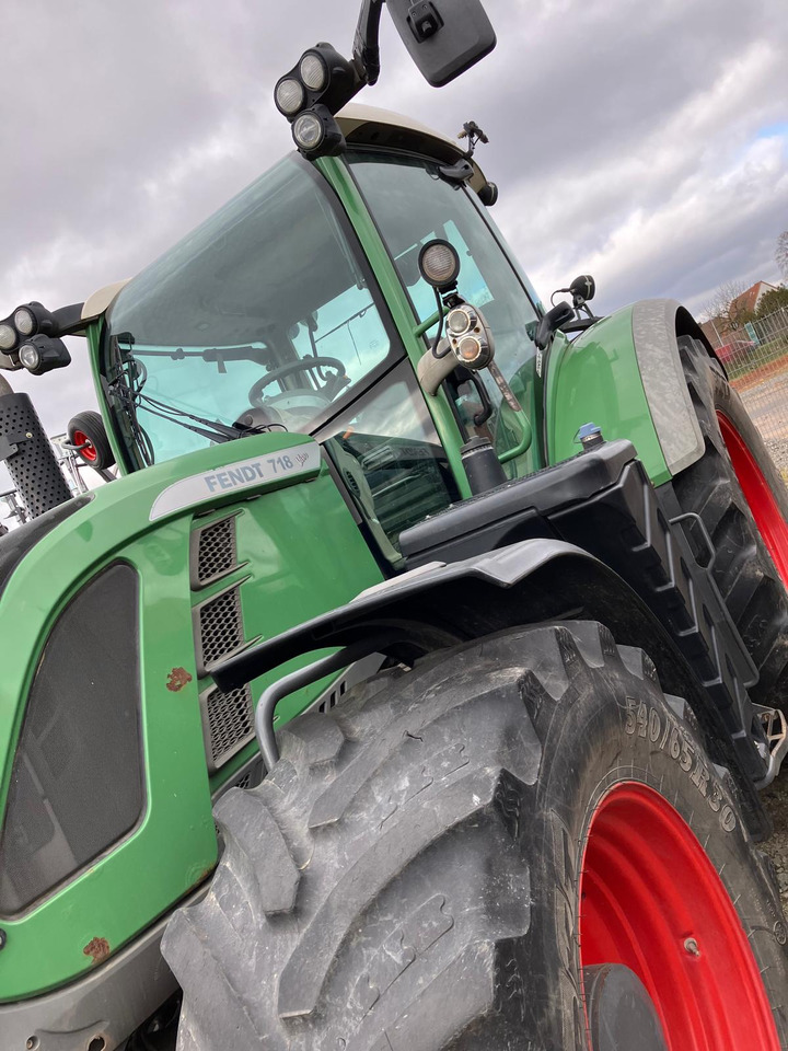 Fendt 718 Vario Profi - Τρακτέρ: φωτογραφία 3 Fendt 718 Vario Profi - Τρακτέρ: φωτογραφία 3