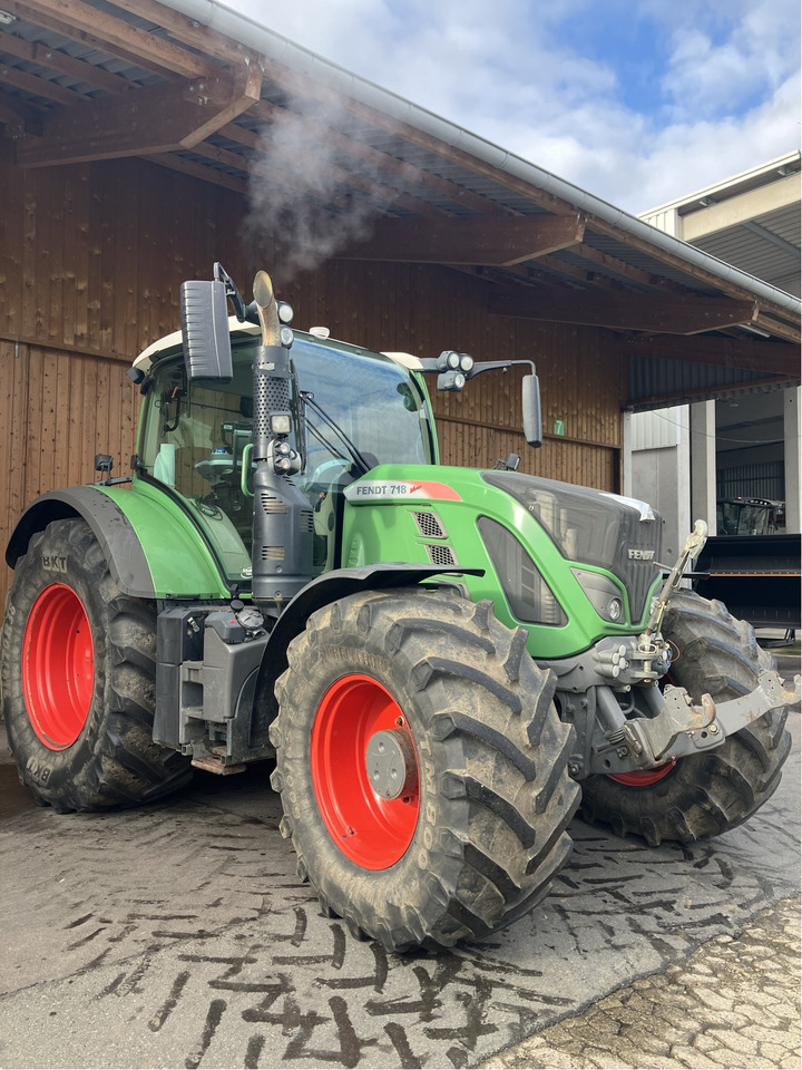 Fendt 718 Vario S4 Power - Τρακτέρ: φωτογραφία 1 Fendt 718 Vario S4 Power - Τρακτέρ: φωτογραφία 1