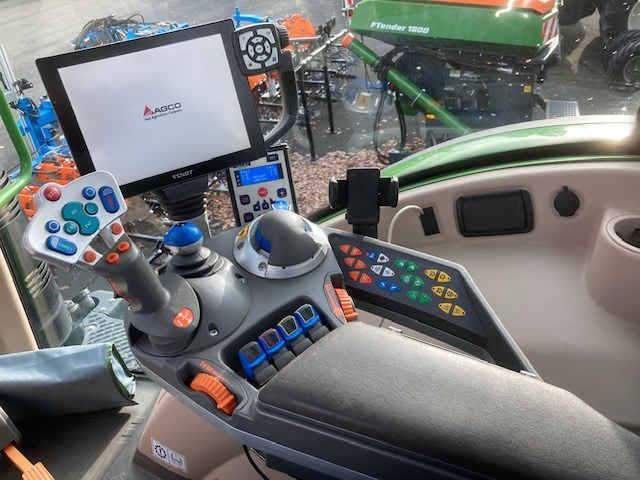 Fendt 720 Vario S4 Profi - Τρακτέρ: φωτογραφία 4 Fendt 720 Vario S4 Profi - Τρακτέρ: φωτογραφία 4