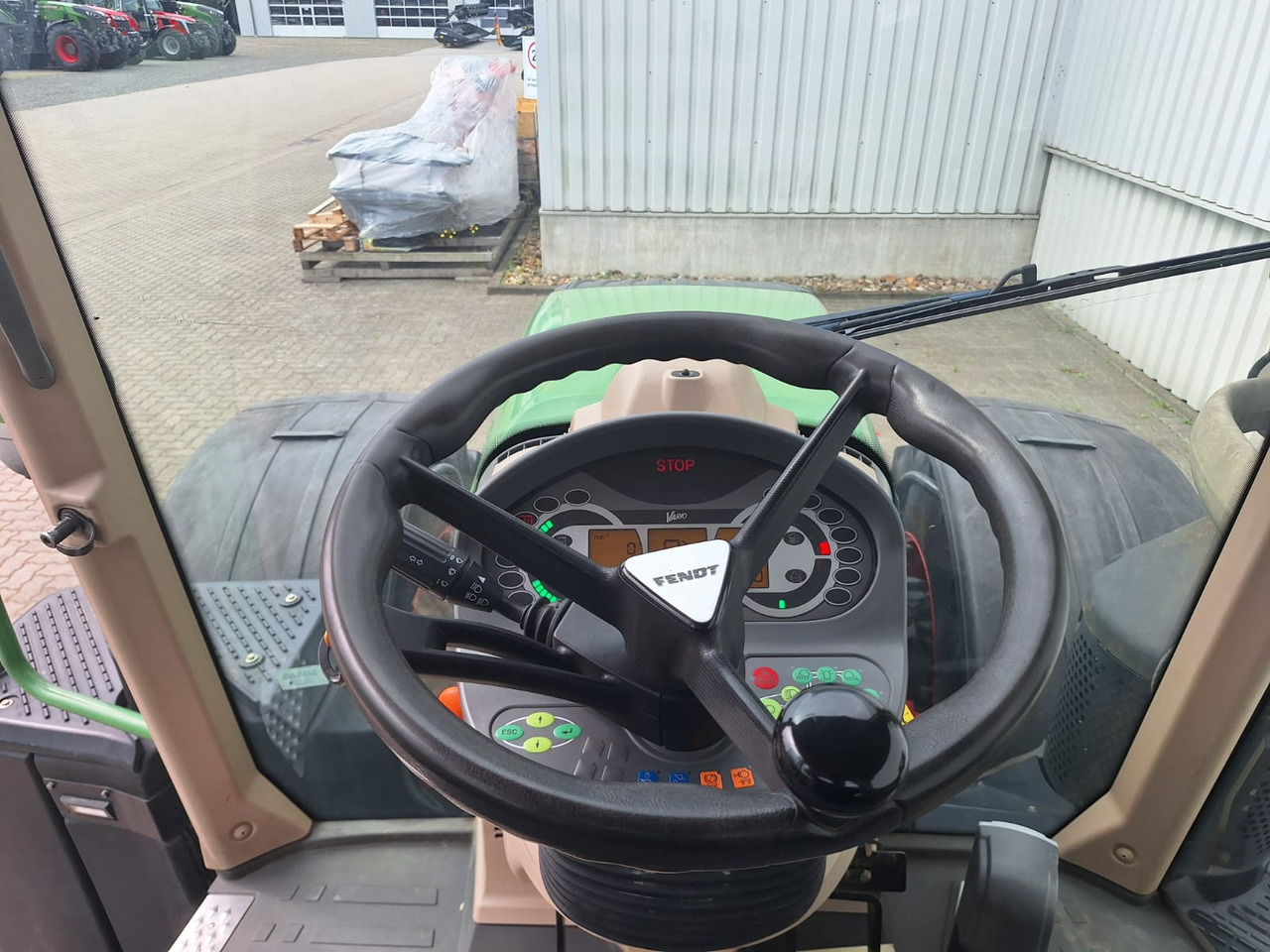 Fendt 720 Vario SCR Profi - Τρακτέρ: φωτογραφία 3 Fendt 720 Vario SCR Profi - Τρακτέρ: φωτογραφία 3