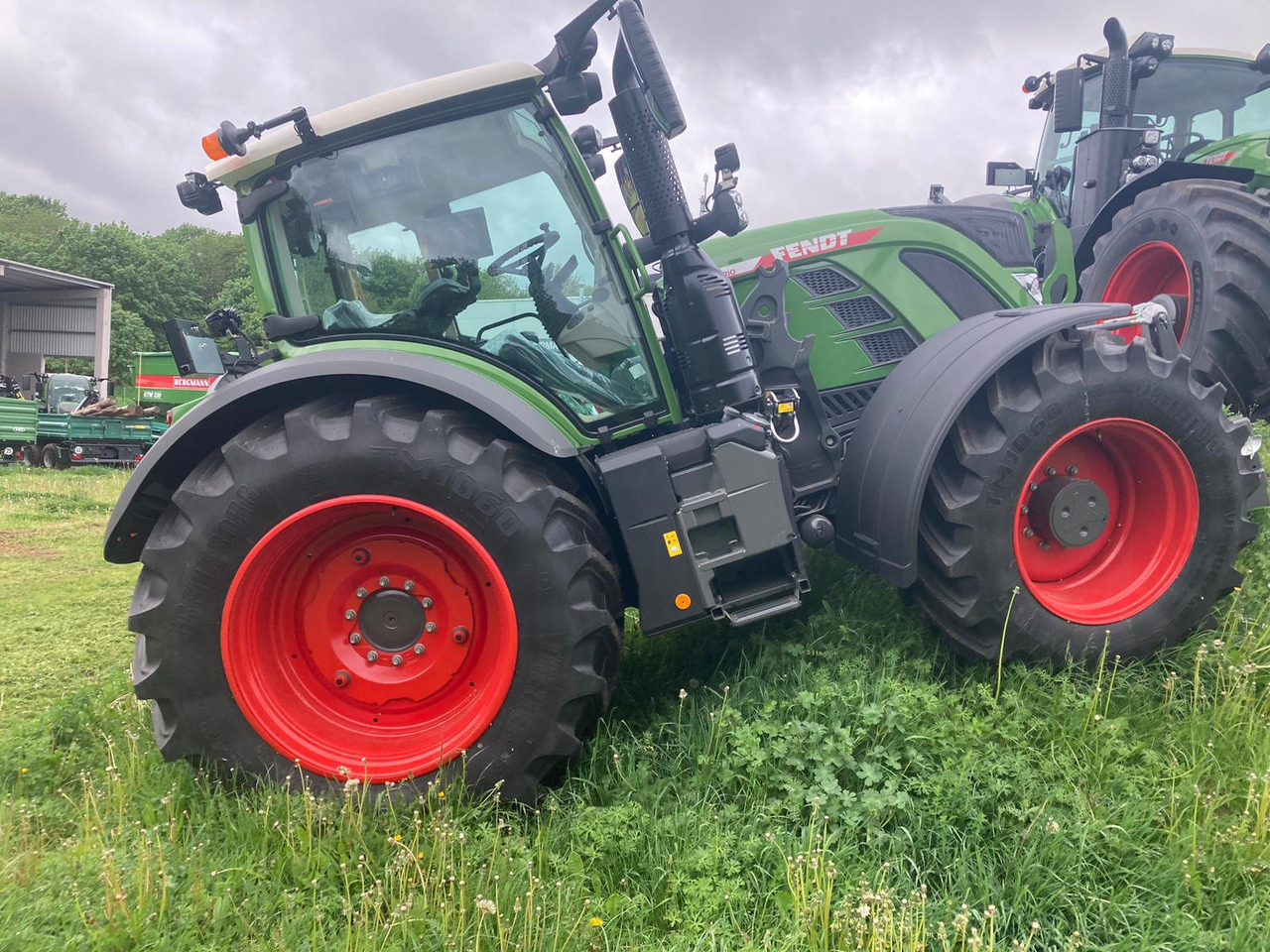 Fendt 724 Vario Gen6 Profi Setting2 - Τρακτέρ: φωτογραφία 1 Fendt 724 Vario Gen6 Profi Setting2 - Τρακτέρ: φωτογραφία 1