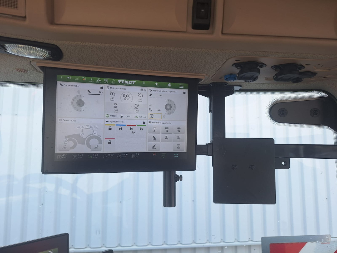 Fendt 724 Vario Gen6 Profi Setting2 - Τρακτέρ: φωτογραφία 3 Fendt 724 Vario Gen6 Profi Setting2 - Τρακτέρ: φωτογραφία 3