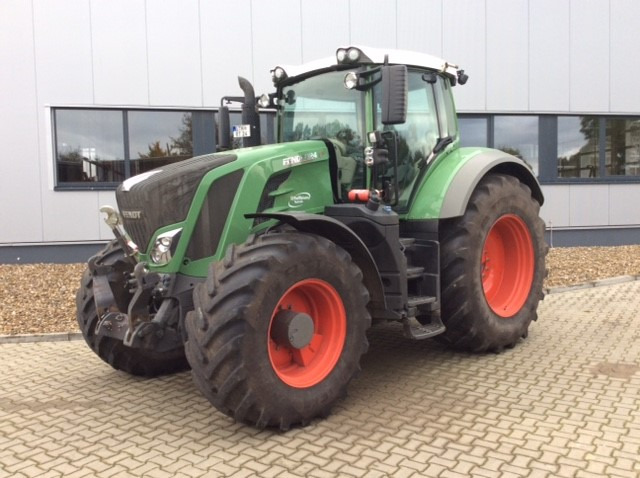 Fendt 824 Vario S4 Profi - Τρακτέρ: φωτογραφία 1 Fendt 824 Vario S4 Profi - Τρακτέρ: φωτογραφία 1