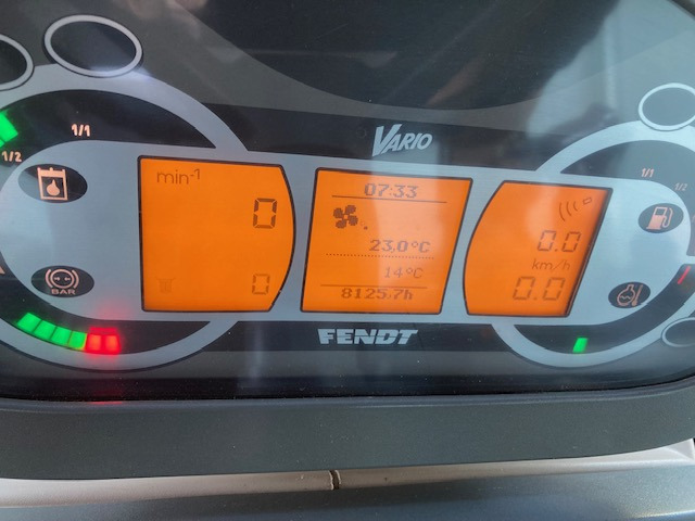 Fendt 826 Vario SCR ProfiPlus - Τρακτέρ: φωτογραφία 2 Fendt 826 Vario SCR ProfiPlus - Τρακτέρ: φωτογραφία 2