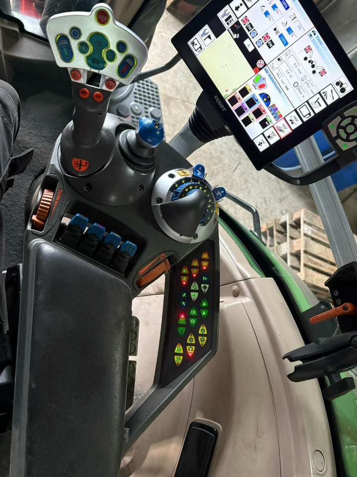 Fendt 828 Vario S4 ProfiPlus - Τρακτέρ: φωτογραφία 2 Fendt 828 Vario S4 ProfiPlus - Τρακτέρ: φωτογραφία 2