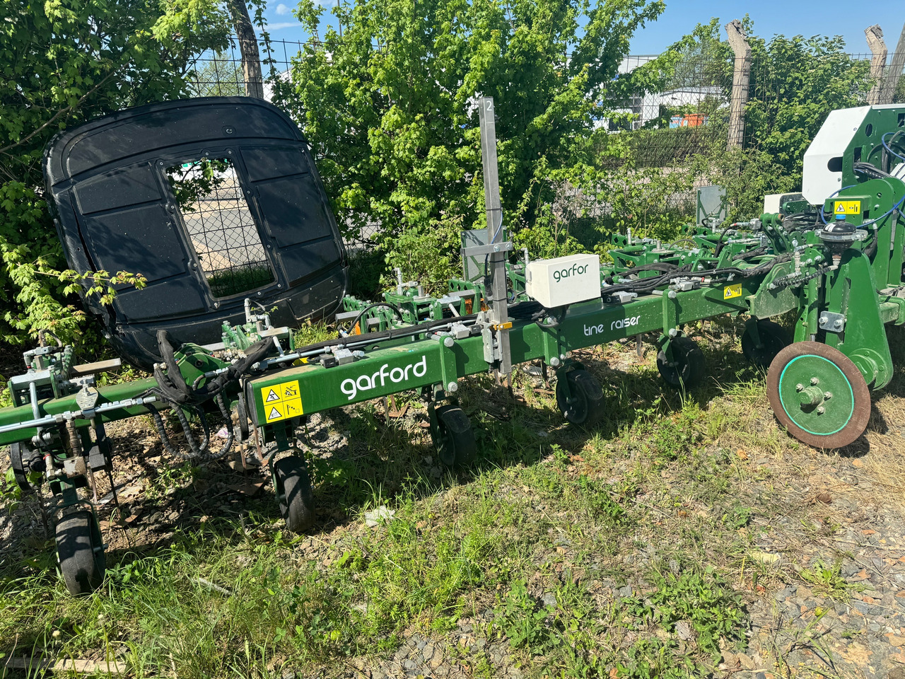 Garford Robocrop Guided Hoe - Θεριζοαλωνιστική μηχανή τεύτλων: φωτογραφία 1 Garford Robocrop Guided Hoe - Θεριζοαλωνιστική μηχανή τεύτλων: φωτογραφία 1