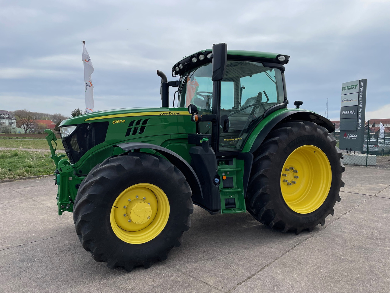 John Deere 6155R AutoPowr Premium Edition - Τρακτέρ: φωτογραφία 1 John Deere 6155R AutoPowr Premium Edition - Τρακτέρ: φωτογραφία 1
