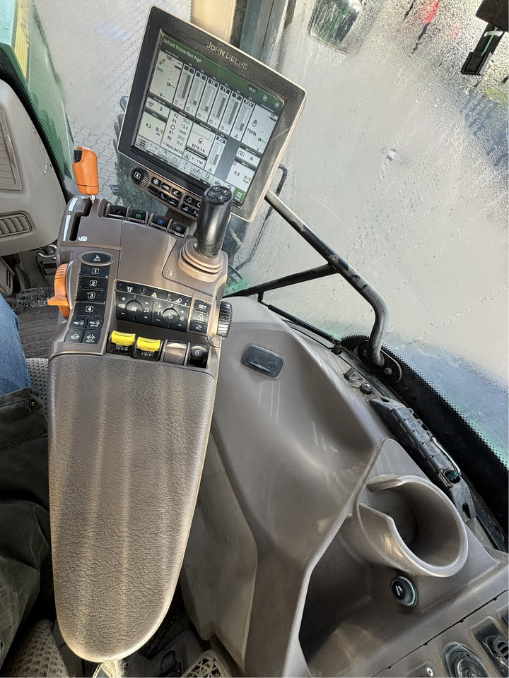 John Deere 6215R - Τρακτέρ: φωτογραφία 3 John Deere 6215R - Τρακτέρ: φωτογραφία 3