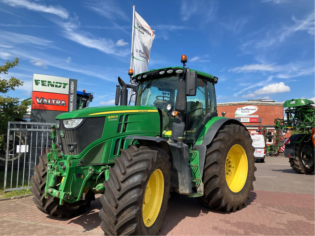 John Deere 6250 R - Τρακτέρ: φωτογραφία 1 John Deere 6250 R - Τρακτέρ: φωτογραφία 1