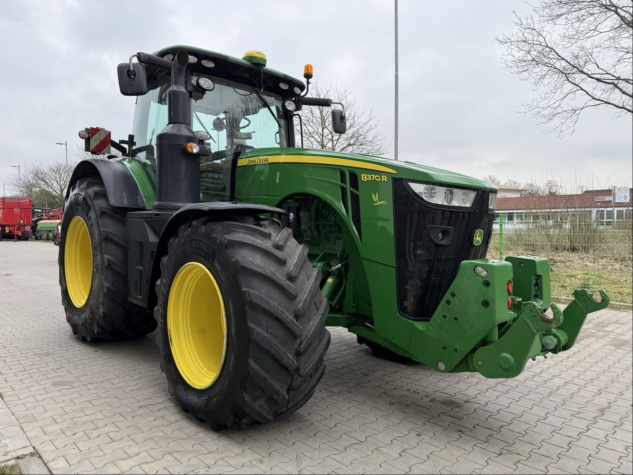John Deere 8370 R - Τρακτέρ: φωτογραφία 1 John Deere 8370 R - Τρακτέρ: φωτογραφία 1