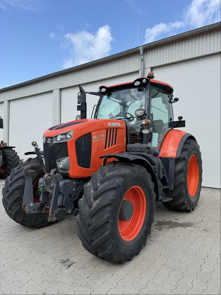 Kubota M 7151 KVT - Τρακτέρ: φωτογραφία 1 Kubota M 7151 KVT - Τρακτέρ: φωτογραφία 1