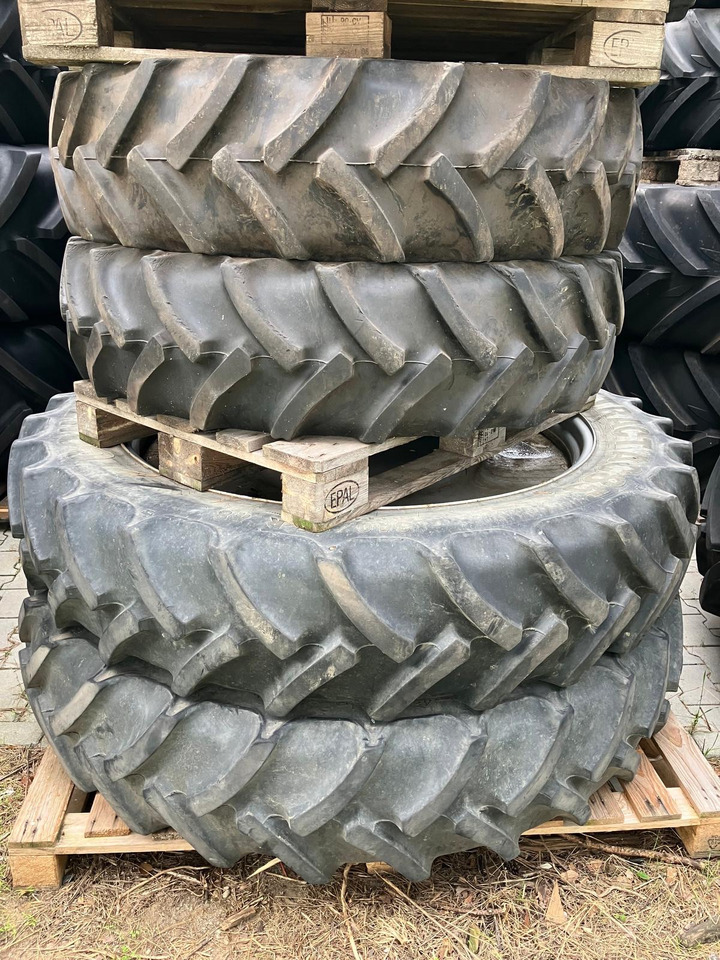 Massey Ferguson 340/95R48 320/95R32 Continental - Ελαστικά και ζάντες: φωτογραφία 1 Massey Ferguson 340/95R48 320/95R32 Continental - Ελαστικά και ζάντες: φωτογραφία 1