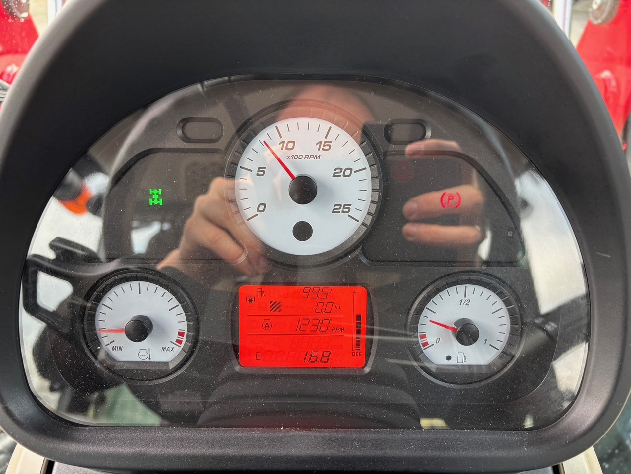 Massey Ferguson 4708 M Cab - Τρακτέρ: φωτογραφία 2 Massey Ferguson 4708 M Cab - Τρακτέρ: φωτογραφία 2