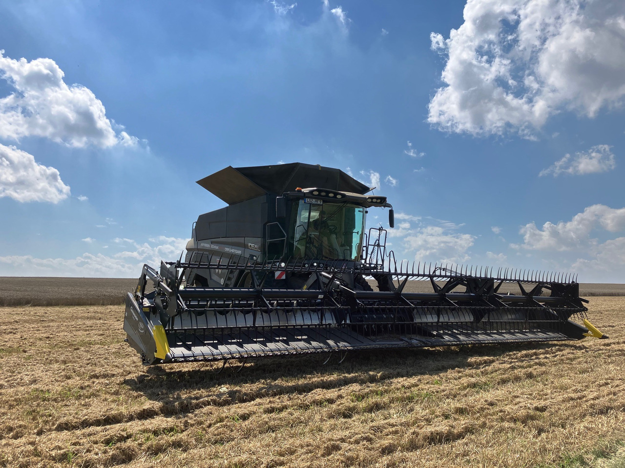 Massey Ferguson IDEAL 9T Gen3 - Θεριζοαλωνιστική μηχανή: φωτογραφία 1 Massey Ferguson IDEAL 9T Gen3 - Θεριζοαλωνιστική μηχανή: φωτογραφία 1