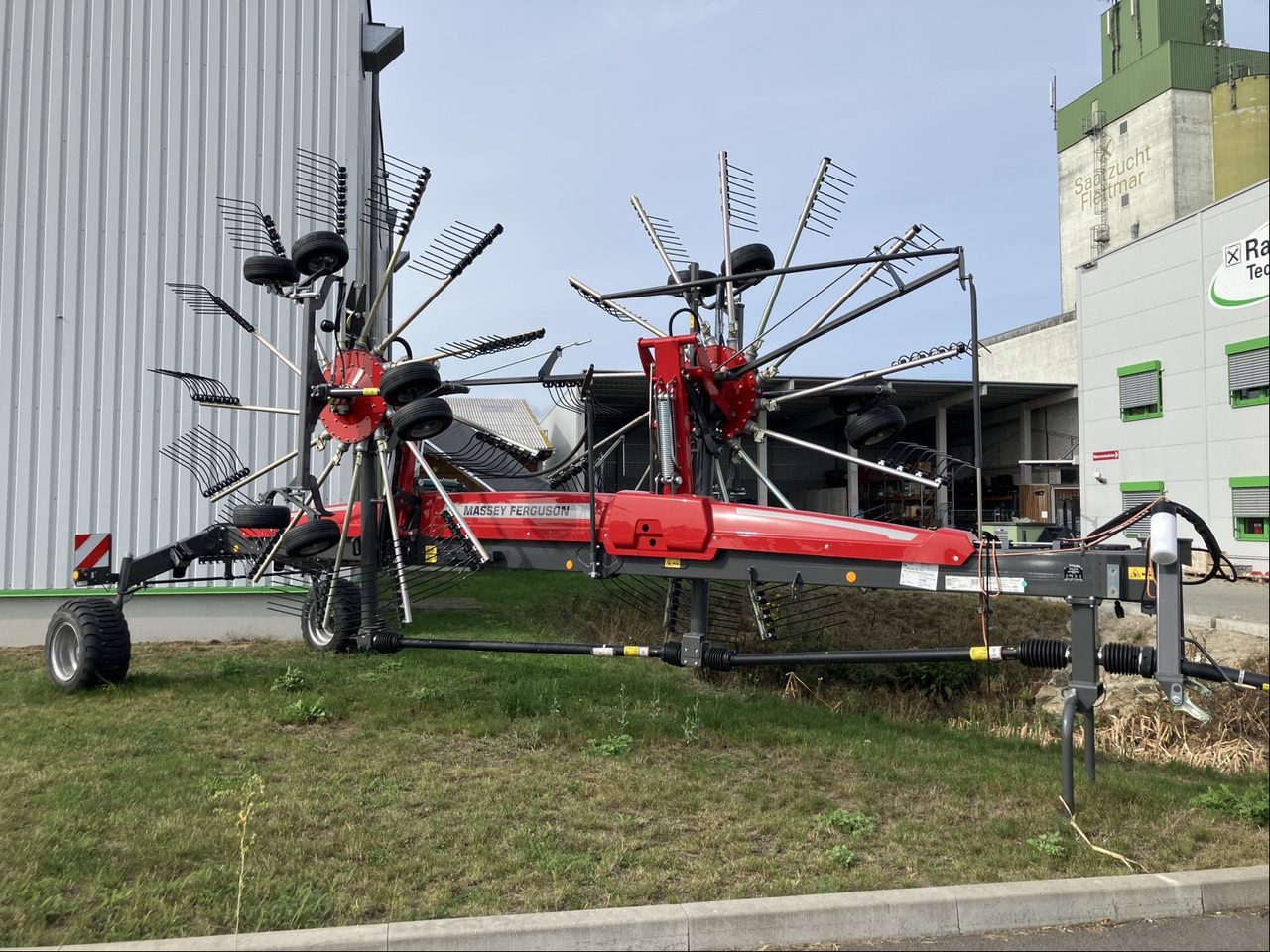 Massey Ferguson RK 842 SD-TRC - Χορτοσυλλέκτης: φωτογραφία 1 Massey Ferguson RK 842 SD-TRC - Χορτοσυλλέκτης: φωτογραφία 1