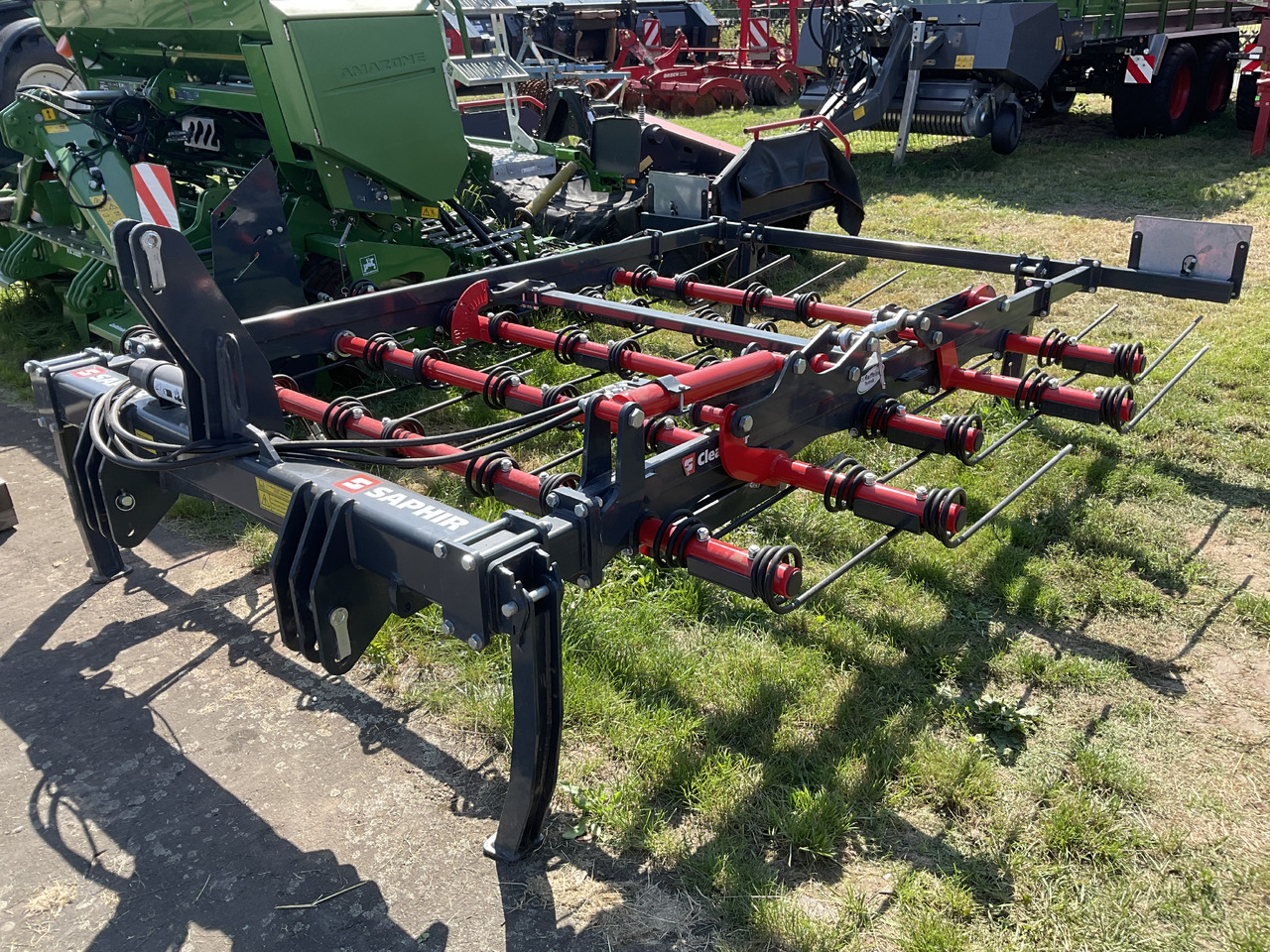 Saphir Strohstriegel Clear Star 300 - Σβάρνα: φωτογραφία 1 Saphir Strohstriegel Clear Star 300 - Σβάρνα: φωτογραφία 1