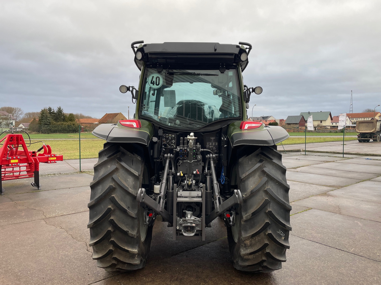 Valtra A105MH4 2B0 - Τρακτέρ: φωτογραφία 4 Valtra A105MH4 2B0 - Τρακτέρ: φωτογραφία 4