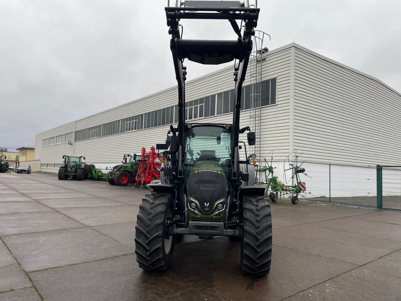 Valtra A105MH4 2B0 - Τρακτέρ: φωτογραφία 1 Valtra A105MH4 2B0 - Τρακτέρ: φωτογραφία 1