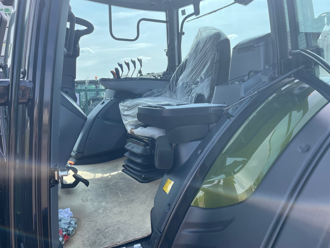 Valtra N155 EA 2B1 - Τρακτέρ: φωτογραφία 3 Valtra N155 EA 2B1 - Τρακτέρ: φωτογραφία 3