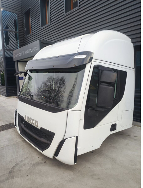 Iveco STRALIS HI-WAY Euro 6 - Καμπίνα και εσωτερικό για Φορτηγό: φωτογραφία 3 Iveco STRALIS HI-WAY Euro 6 - Καμπίνα και εσωτερικό για Φορτηγό: φωτογραφία 3