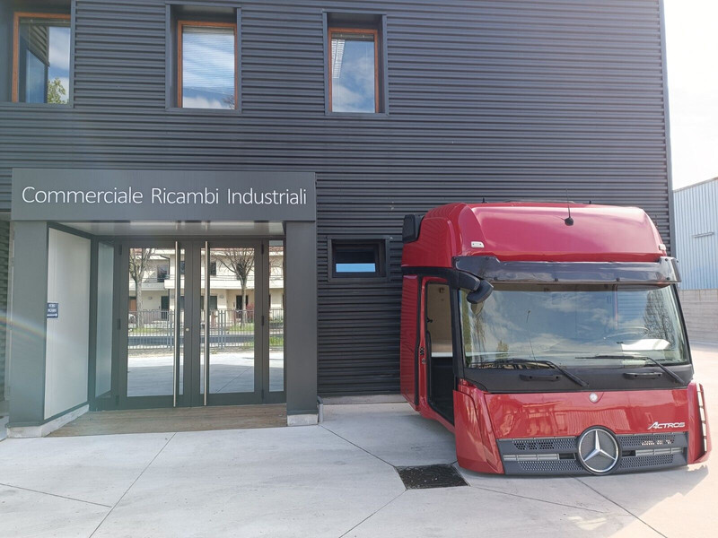 Mercedes-Benz ACTROS MP4 - Καμπίνα και εσωτερικό για Φορτηγό: φωτογραφία 2 Mercedes-Benz ACTROS MP4 - Καμπίνα και εσωτερικό για Φορτηγό: φωτογραφία 2