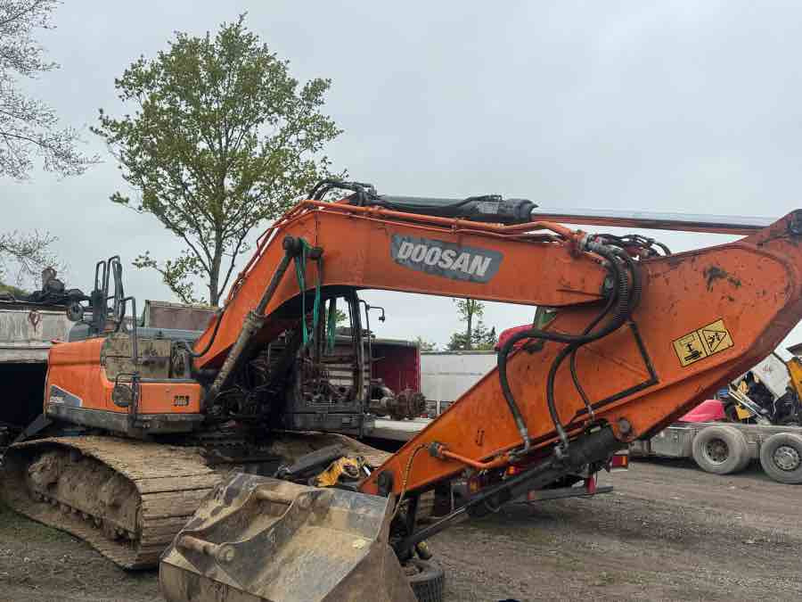 DOOSAN DX255LC-5 EXCAVATOR FOR PARTS - Ερπυστριοφόρος εκσκαφέας: φωτογραφία 1 DOOSAN DX255LC-5 EXCAVATOR FOR PARTS - Ερπυστριοφόρος εκσκαφέας: φωτογραφία 1