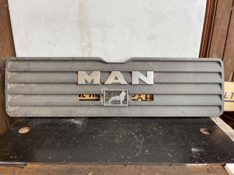 MAN F2000 FRONT GRILL 81.61150-0110 - Αμάξωμα και εξωτερικό για Φορτηγό: φωτογραφία 3 MAN F2000 FRONT GRILL 81.61150-0110 - Αμάξωμα και εξωτερικό για Φορτηγό: φωτογραφία 3